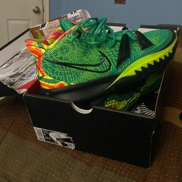 kyrie weatherman size 9 CLEAN Nike Kyrie 7 Weatherman size 9 Shoes 2021 CQ9326-300  main image 3